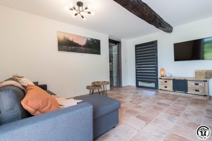 31G101757-82d3d4c512eb4e8db42e5945b726b4da