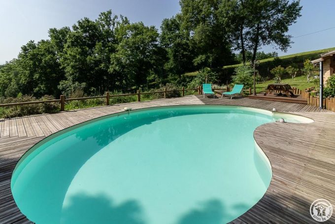 31G101765-c0c91011f178435f92e56b09389d44cc