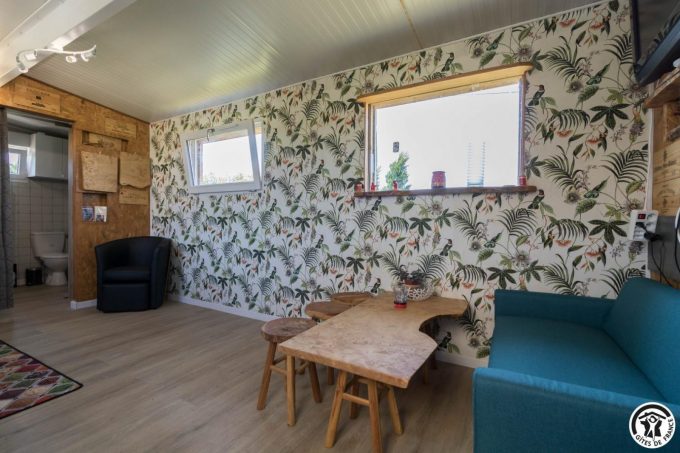 31G101769-1f114962c88f4174aa3619d9b18a48fd