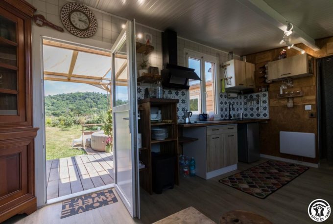 31G101769-d7fdcad943aa41acb701e2ab67375dca