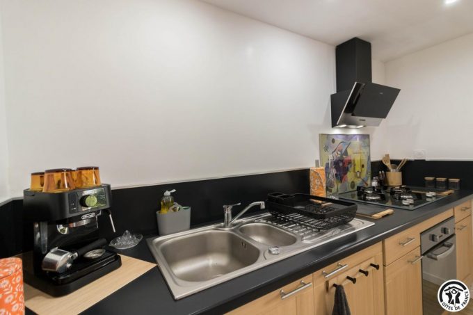 31G101770-42a68eb8ec7948ea8f375a3748bc6971