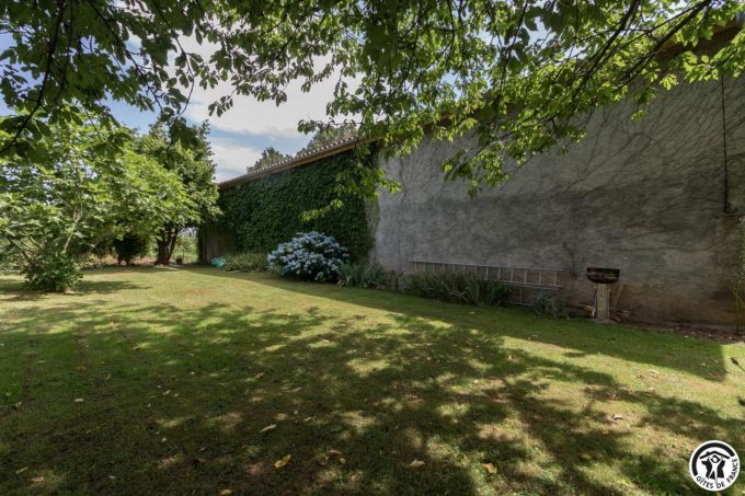 31G101770-8be0a6fc02414a50806719ae825a6bca