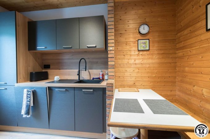 31G101774-19b8aacae5bc42eb8faaa7bc0a26c522