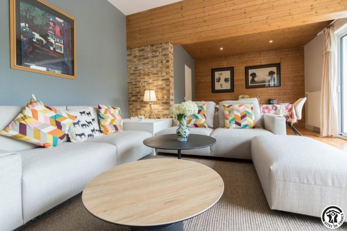 31G101774-f48e7cdd956e48e2adf42b0c6d5d9b2c