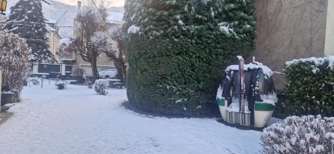 31G101775-0038a310381646669f9fe352e4781764