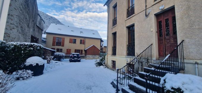 31G101775-447076499cac44e399b70541123fd3a4