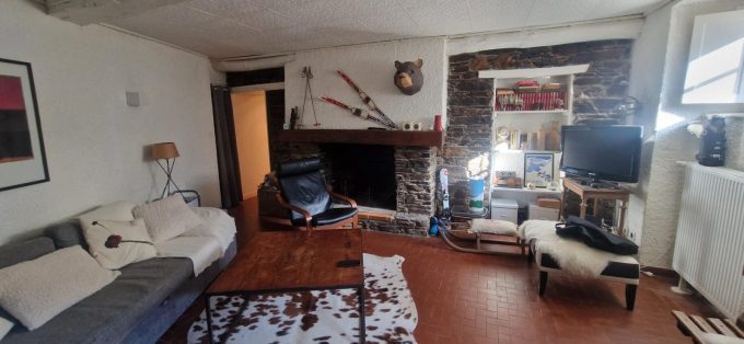 31G101775-4e70995051c5473a8ae66d6103f917b6