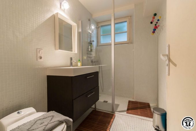 31G101775-e6024e4361e84361ae39d30f48f8d761