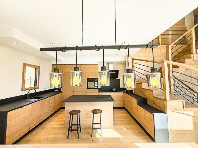 31G101777-171a1948480b4bbc9706ada30a42947b