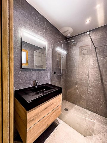 31G101777-5e6368e4879845f79fcf1088287a1402