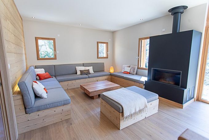 31G101777-f484bd0a6dfe4f55a4d2be052b9470c7