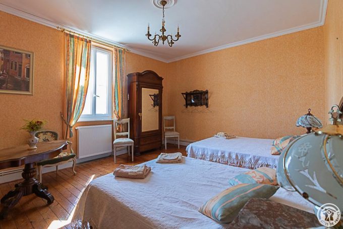 31G101778-8ca4f8c3bb22434a8affb5783721f9cd