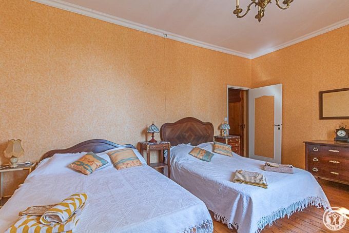 31G101778-9ccb89c8d3d946659da47922926f5d78