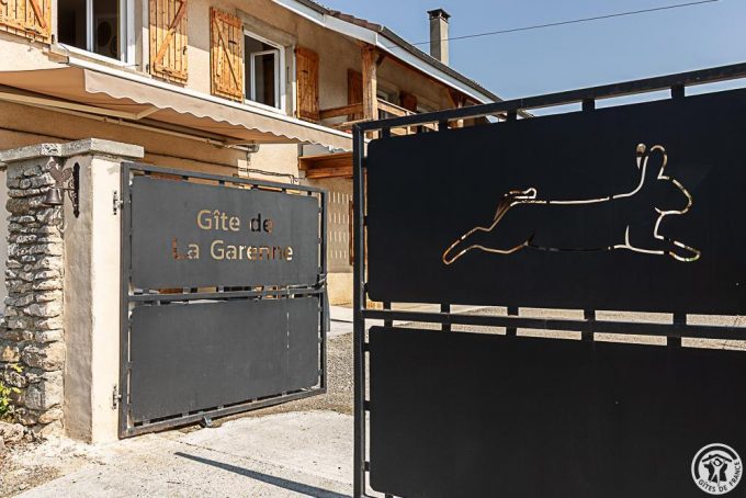 31G101779-39929d1cb0794d80a01f55532aff949b