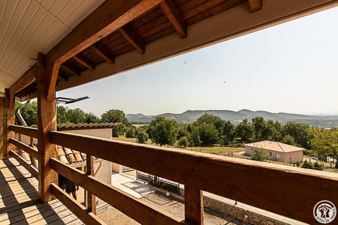 31G101779-6ae3aafb3d604f958df05bf5dccea345