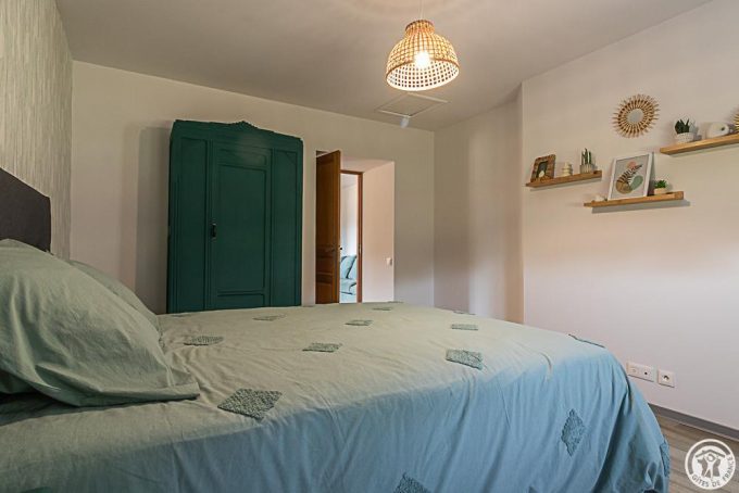 31G101779-c98354e1efd64bc3803ca13435d90a2d