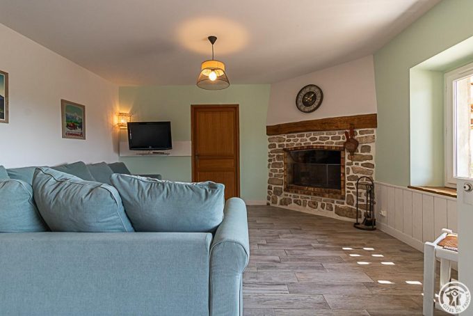 31G101779-eaae57a020ce47ea9a1b428b70d6c9d8