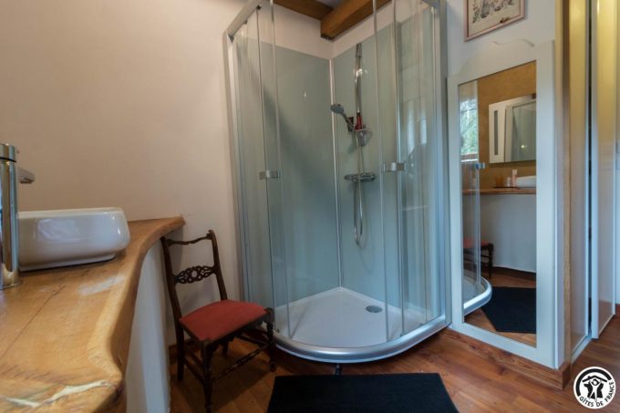 31G101780-4c160601827c406b9552d2837bab2559