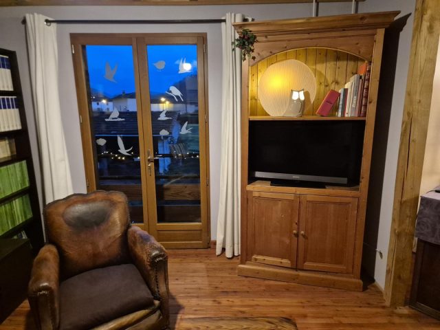 31G101780-733a01b82f0840d49edca93fffb81a97