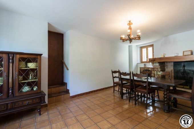 31G101783-514763dc21f24556beb224ac00b8dac4