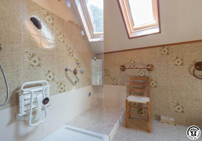 31G101783-936b45b5e38b448894ec299b79da212d