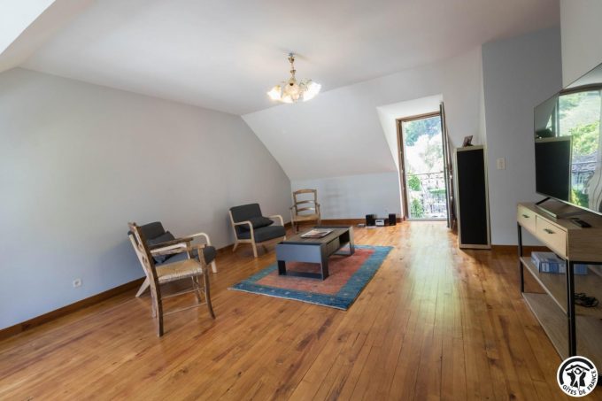 31G101783-fca26baf05f84f0c820101980a35ddb9