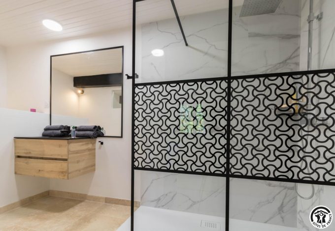 31G101785-36f5ce86fd8e42ca8b04e31dae523609