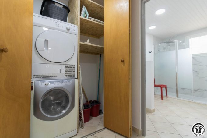 31G101785-4bd4d3066e7d438994568003f35ef7fb