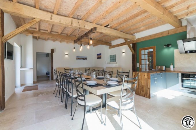 31G101785-b54986449fd84380bb72d92baaf75bbd