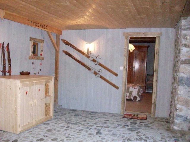 31G114002-7424c65b0fac40c0a7a429c913056546