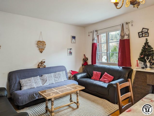 31G145014-57ea9be1864149f9aa5695b21359fde3