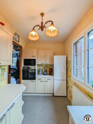 31G145014-a5c3f715018f4ce382d98058c48511b8