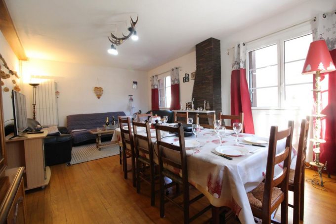 31G145014-ada6c53fa8634345afeeffcb07eded16