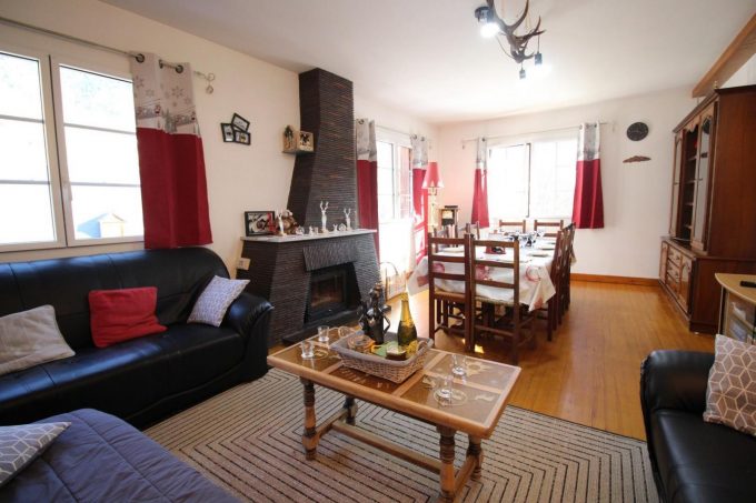 31G145014-d383ff0d9ab649da9e791e25125a9f77