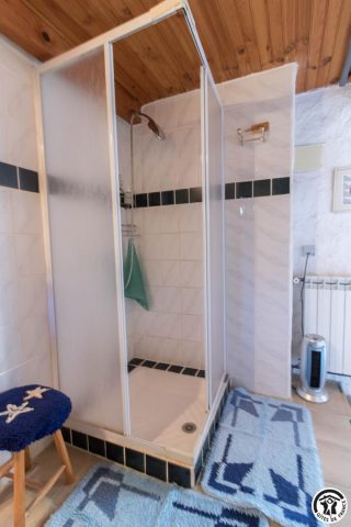 31G300062-c99c1141c3ab49a6aaeadc5269ef3f3b