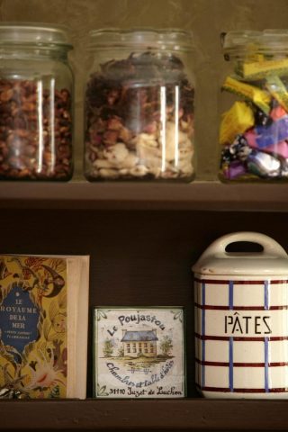 31G300454-5b196a50076449e7a1e486ab99090b1e