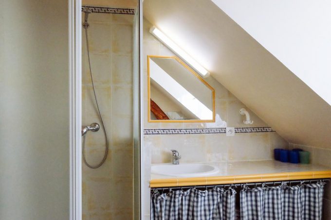 31G300454-654c42d9bb574f708ddfa8ac28775664