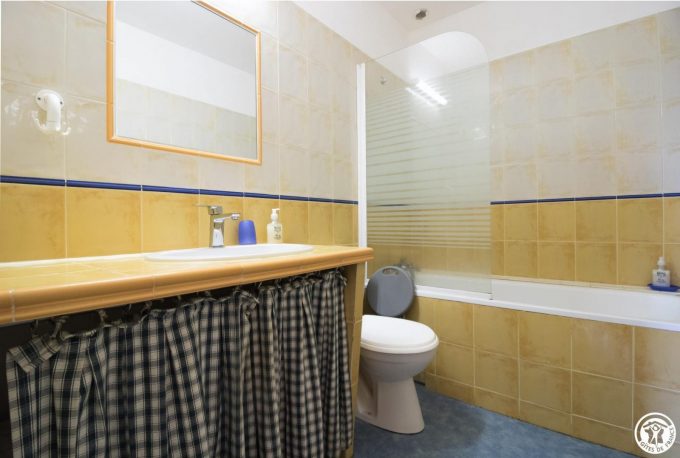 31G300454-888b39ea4a3341f287f26ad60905af95