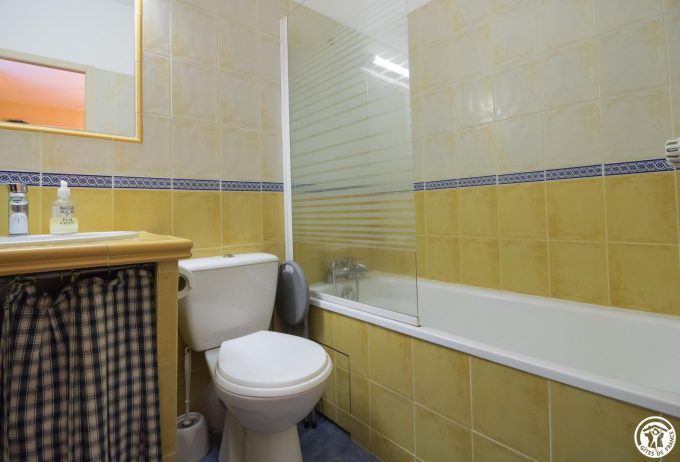 31G300454-b1c483a734a748e5973631013744269a