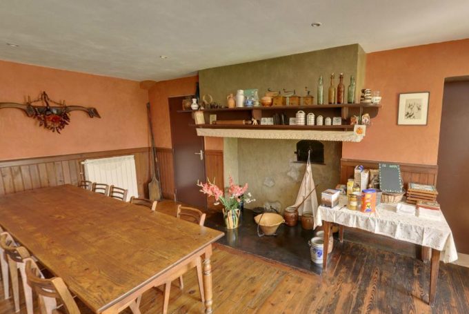 31G300454-b9e4bbb7cc574cc3ba2d5794b1e2968f