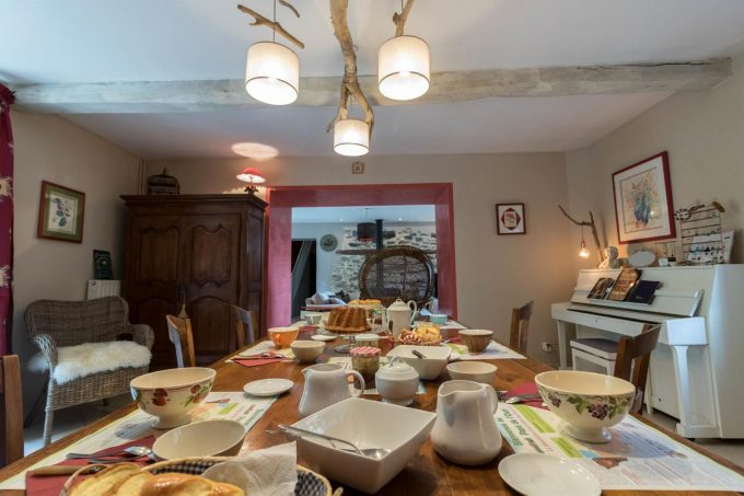 31G301028-17ab069552e44dc486f3176bb978556a