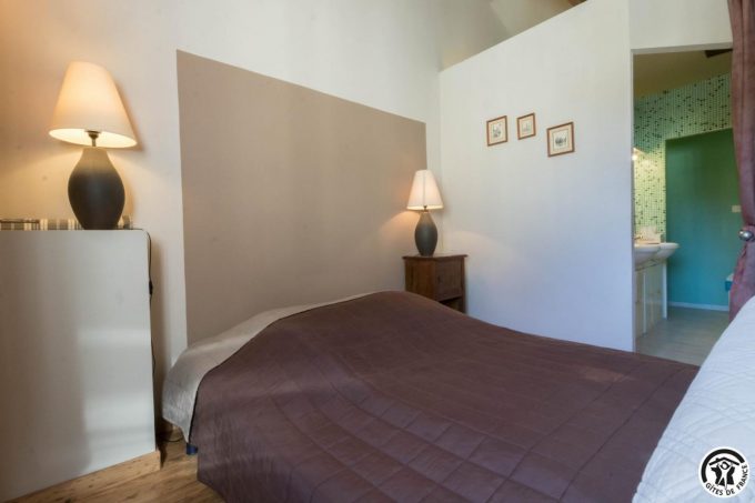 31G301028-1ddbf0587aaa47a9a92255818c032889