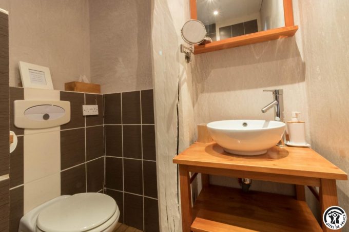 31G301028-2207eb758b84475b8df07742c6f19b4f