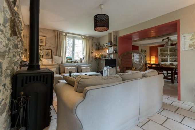 31G301028-ba7008e92d5e4dfda1ad1d2f543c0750