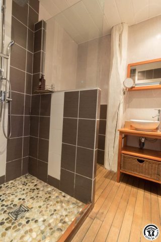 31G301028-d056b3002f3545d0bb301c5749932c2d