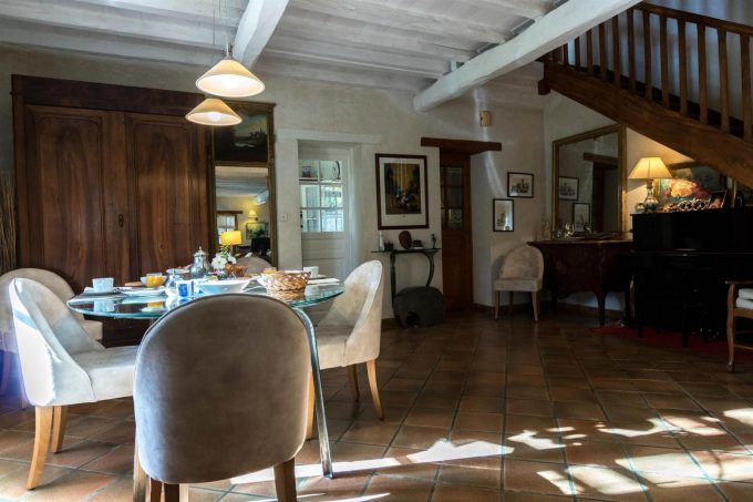 31G301198-979df15f249742e28f026de58c2117bb