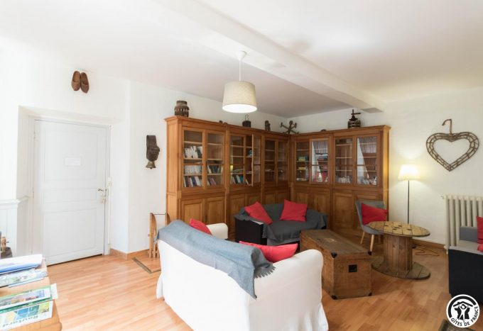 31G301394-29e17436ba5344629f8140798bff23a3