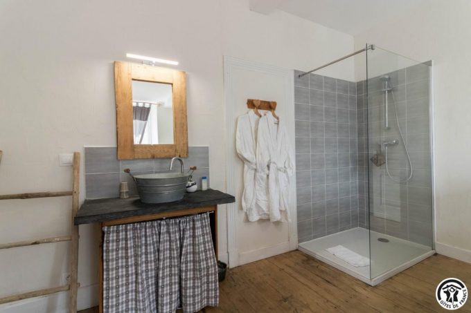 31G301394-33898aa14ba442688a56963efda78ffd