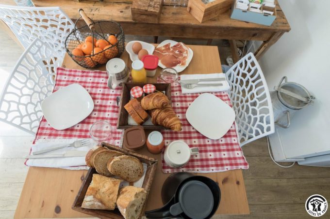 31G301394-5ff1afbe3369450b8a4a5e9ca56fe591