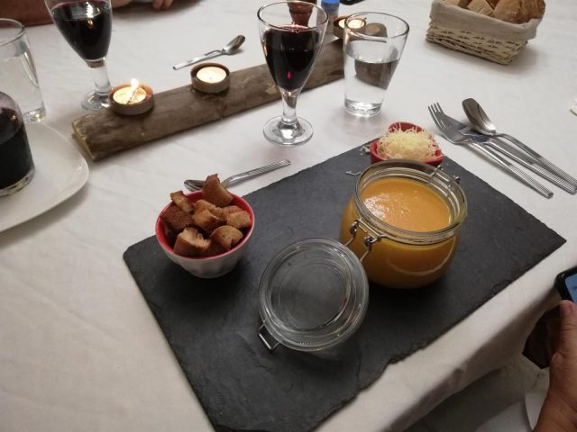 31G301394-96df1ddd80fe429b8582bce2445ab61e